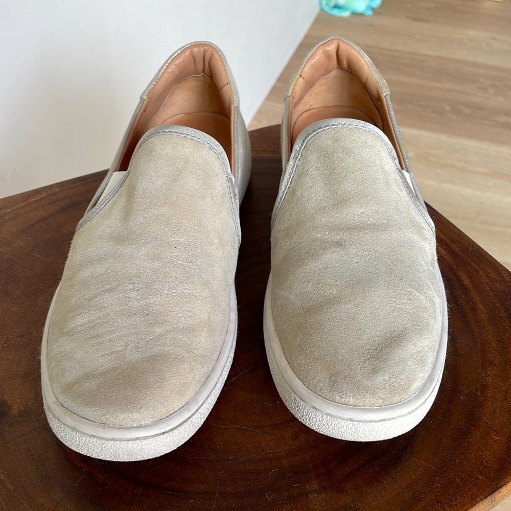 Ugg slip on shoe